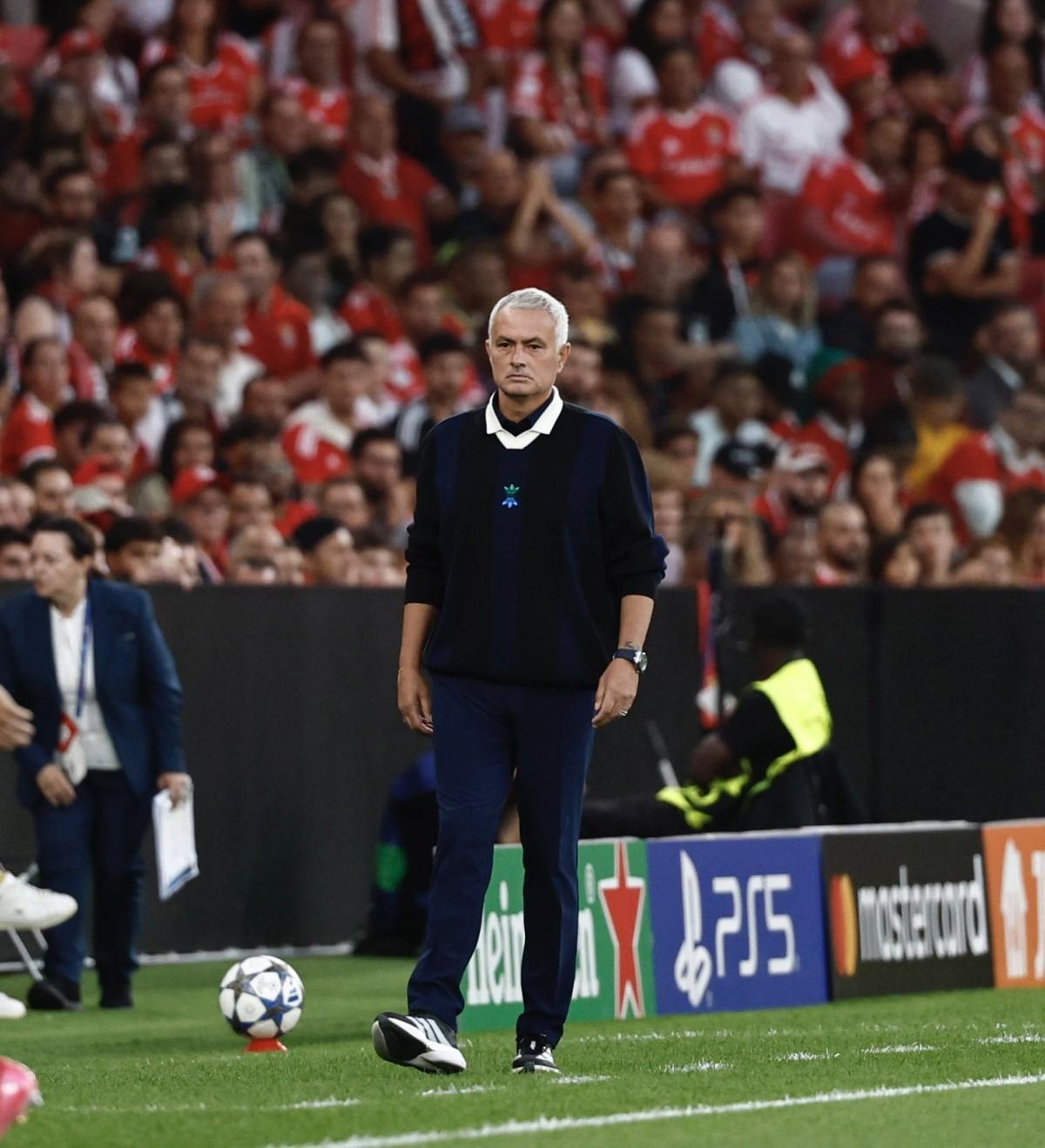 Mourinho dönemi sona erdi, Fenerbahçe hisseleri borsada çıkışa geçti Mourinho dönemi sona erdi, Fenerbahçe hisseleri borsada çıkışa geçti