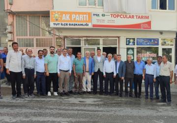 Milletvekili İshak Şan, Tut ilçesinde AK Parti İlçe Teşkilatı ve muhtarla bir araya geldi
