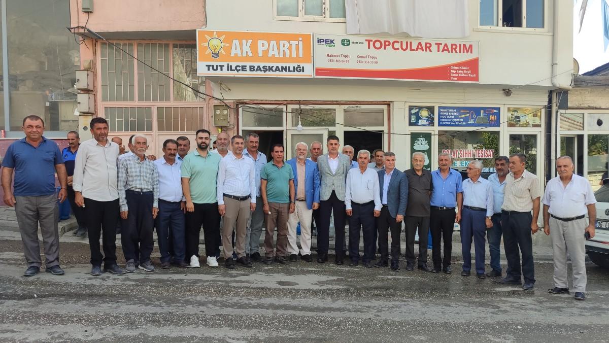 Milletvekili İshak Şan, Tut ilçesinde AK Parti İlçe Teşkilatı ve muhtarla bir araya geldi Milletvekili İshak Şan, Tut ilçesinde AK Parti İlçe Teşkilatı ve muhtarla bir araya geldi