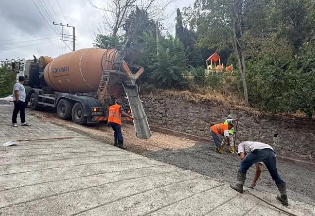 İzmit’te Kabaran Çeşme Sokak Trafiğe Açıldı İzmit’te Kabaran Çeşme Sokak Trafiğe Açıldı
