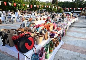 Kemer'de Kadın Emeği Hayat Buluyor