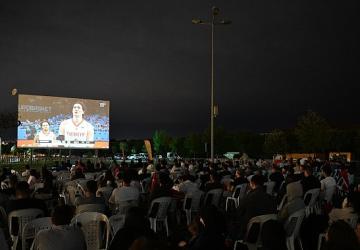 Kartepe'de Final Heyecanı Dev Ekranda İzlendi