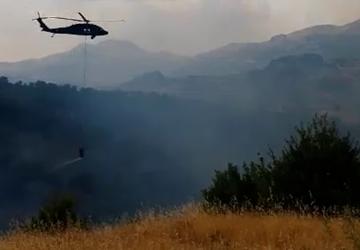 Orman yangını helikopter desteğiyle kontrol altına alındı - Videolu Haber