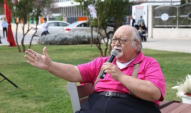 Karşıyaka 'İzmir Baba'yı unutmadı! Karşıyaka 'İzmir Baba'yı unutmadı!
