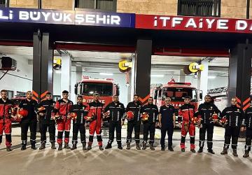 Kocaeli Büyükşehir, Balıkesir'e ekipleri hızır gibi gönderdi