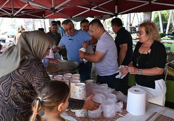Kemer Belediyesi'nin aşure ikram programı başladı