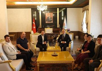 Çin Halk Cumhuriyeti Büyükelçisi Xuebin, Belediye Başkanı Arı'yı Ziyaret Etti