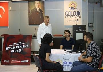 Gölcük Belediyesi Üniversite Tercihleri İçin Yine Öğrencilerin Yanında