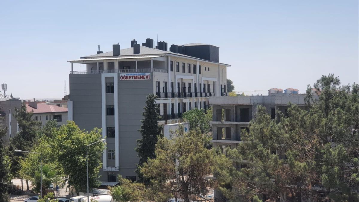 Adıyaman’da eğitim yatırımları: Derslik sayısı deprem öncesini geçti, ikili eğitim sona eriyor - Videolu Haber Adıyaman’da eğitim yatırımları: Derslik sayısı deprem öncesini geçti, ikili eğitim sona eriyor - Videolu Haber