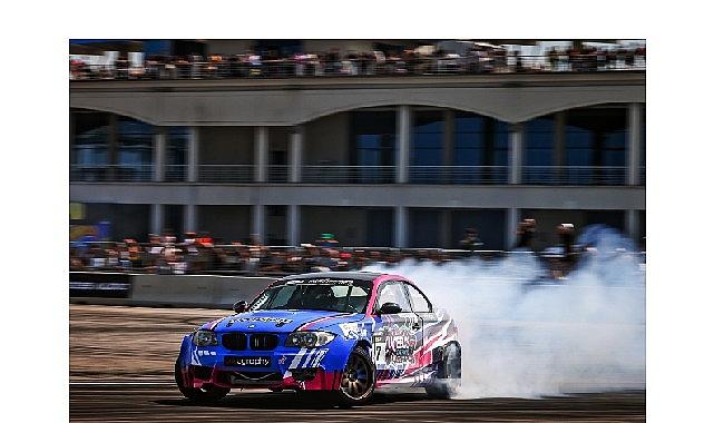 İstanbul Park'taki İlk Drifti 30 Bin Sporsever Takip Etti İstanbul Park'taki İlk Drifti 30 Bin Sporsever Takip Etti