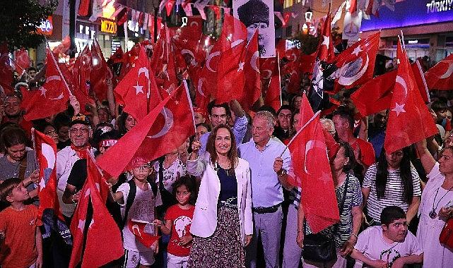 Yılmaz Özdil ve Korcan Karar Karşıyaka'da!