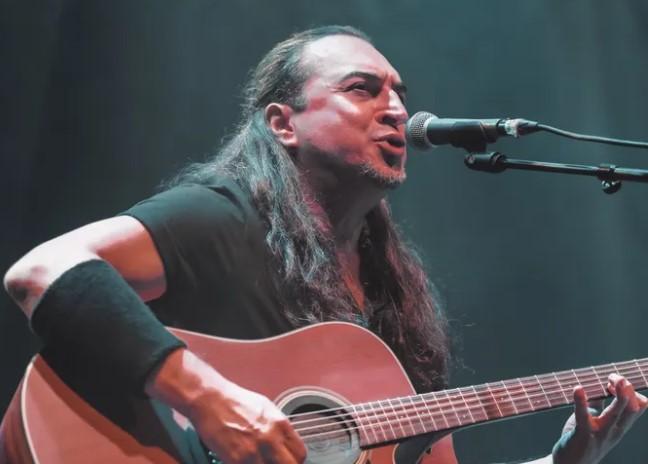 Urla, Ogün Sanlısoy’un Rock Ezgileriyle Buluşuyor Urla, Ogün Sanlısoy’un Rock Ezgileriyle Buluşuyor
