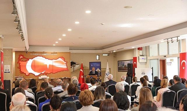 DEÜ 15 Temmuz'da “Zaferin Adı Türkiye" Dedi DEÜ 15 Temmuz'da “Zaferin Adı Türkiye" Dedi