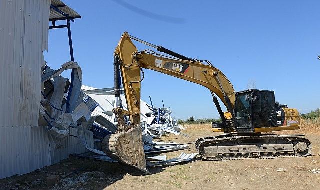Akçalar'da 2 kaçak yapı yıkıldı Akçalar'da 2 kaçak yapı yıkıldı