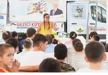 Gezici Kütüphane çocukları bilgiyle donatıyor