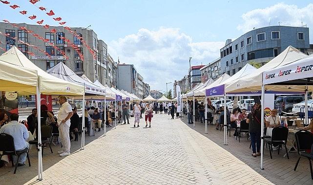İBB'nin Maltepe'deki kariyer fuarı yoğun ilgi gördü