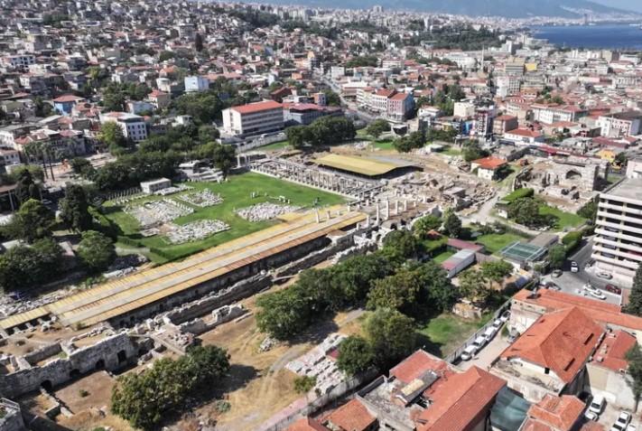 Smyrna Antik Kenti’ne Tarihi Dokunuş Smyrna Antik Kenti’ne Tarihi Dokunuş