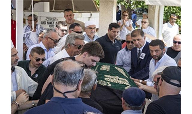 Foça'nın efsane başkanının oğlu son yolculuğuna uğurlandı