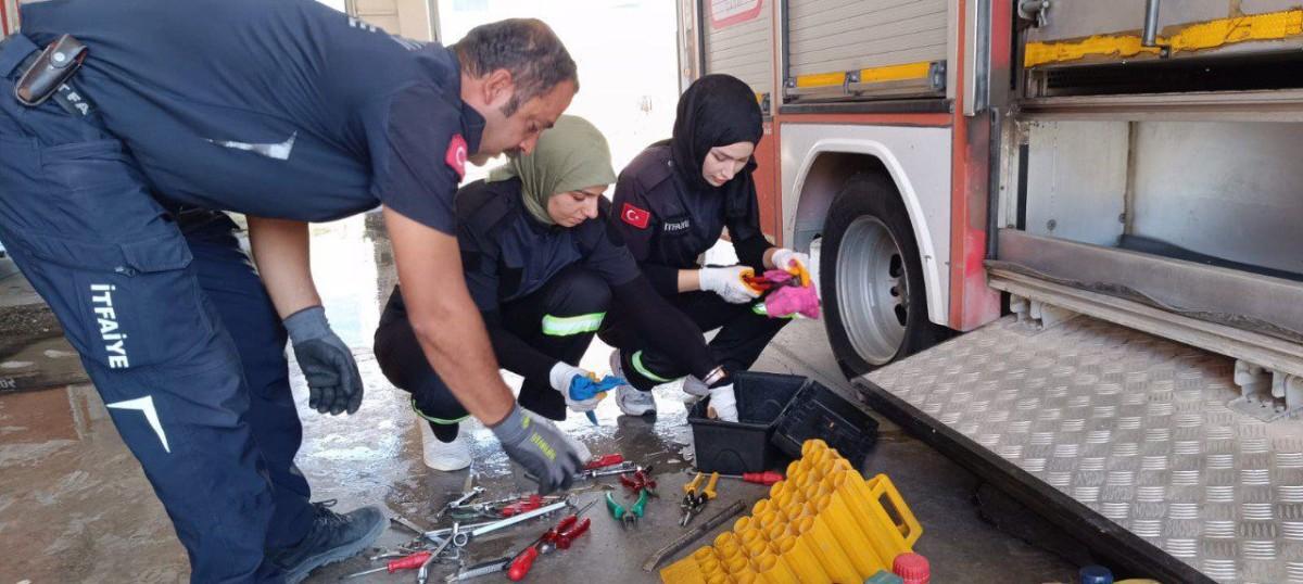 Adıyaman belediyesinde kadın stajyerler cesaretleriyle öne çıktı - Videolu Haber