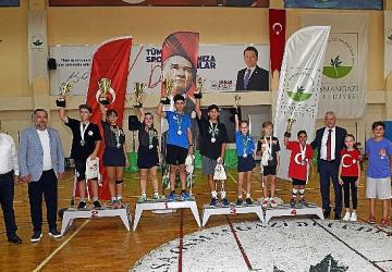 Minik raketler Osmangazi'de kıyasıya mücadele etti