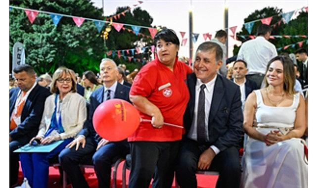 İzmir Enternasyonal Fuarı'na ilk gününde büyük ilgi