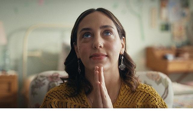 Netflix, Gupse Özay'ın Kaleminden Çıkan Platonik: Mavi Dolunay Otel'in Yeni Fragmanını Paylaştı!