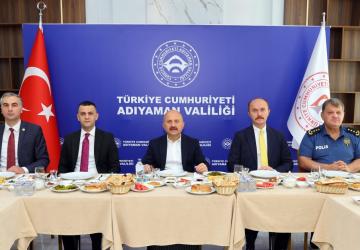 Vali Dr. Osman Varol, yeni öğretmenevi’nde basın mensuplarının sorularını yanıtladı - Videolu Haber