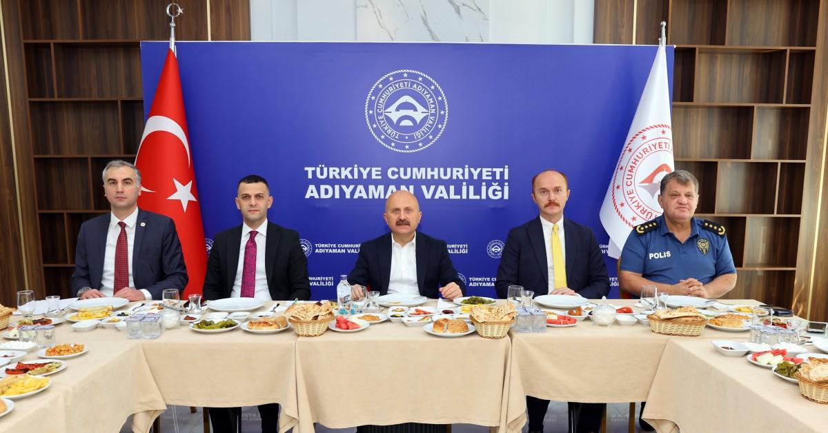 Vali Dr. Osman Varol, yeni öğretmenevi’nde basın mensuplarının sorularını yanıtladı - Videolu Haber Vali Dr. Osman Varol, yeni öğretmenevi’nde basın mensuplarının sorularını yanıtladı - Videolu Haber