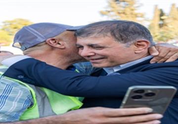 Başkan Tugay Kültürpark Göl Gazinosu'nu işçilerle açtı