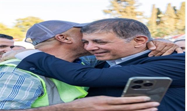 Başkan Tugay Kültürpark Göl Gazinosu'nu işçilerle açtı