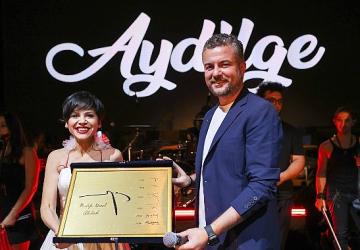 Buca'da Zafer Bayramı coşkusu Aydilge konseri ile taçlandı