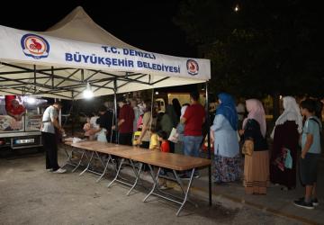 Denizli Büyükşehir, Mevlid Kandili’nde Lokma Dağıttı
