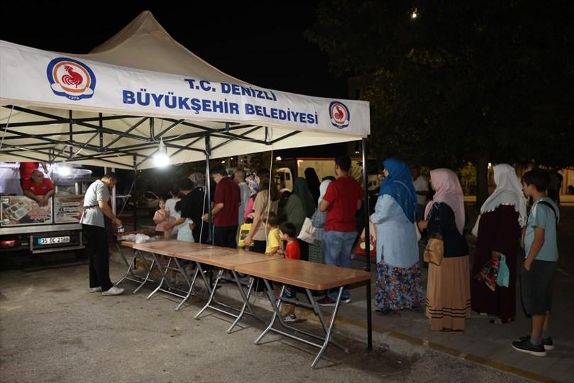 Denizli Büyükşehir, Mevlid Kandili’nde Lokma Dağıttı Denizli Büyükşehir, Mevlid Kandili’nde Lokma Dağıttı