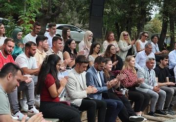 Büyükakın, soydaş gençlerle buluştu