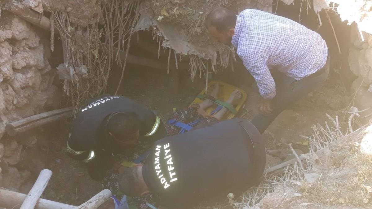 Adıyaman’da dam göçüğü: İtfaiye ekipleri yaşlı kadını enkazdan kurtardı Adıyaman’da dam göçüğü: İtfaiye ekipleri yaşlı kadını enkazdan kurtardı