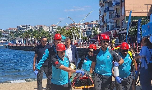 Gölcük'te Gerçeğini Aratmayan Tatbikat Gölcük'te Gerçeğini Aratmayan Tatbikat