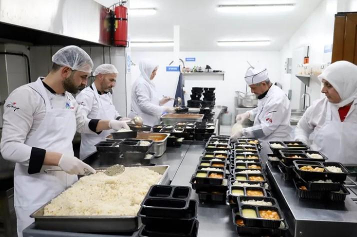 Sakarya’da Binlerce Tebessümün Kaynağı: Lezzet Dolu Kazanlar Sakarya’da Binlerce Tebessümün Kaynağı: Lezzet Dolu Kazanlar