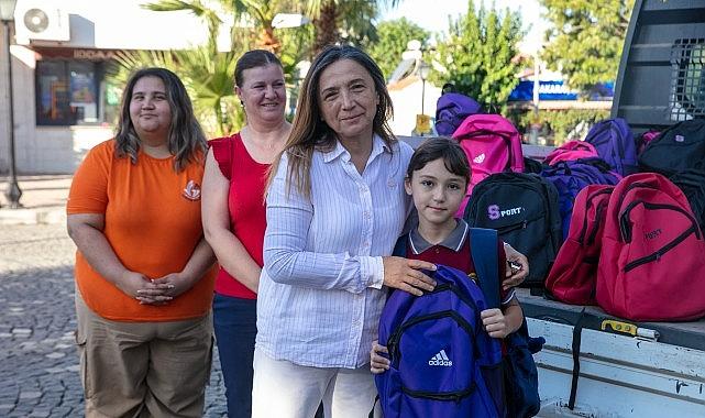 Güzelbahçe Belediye'sinden 2500 öğrenciye çanta ve kırtasiye desteği