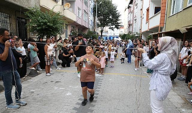 Küçükçekmece'de Binlerce Çocuk 'Sokakta Oyun Var' ile Yaz Tatilinin Tadını Çıkarttı
