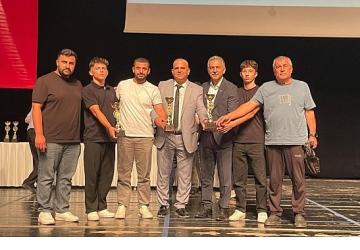 Belediyespor'dan 3 Kupa Birden