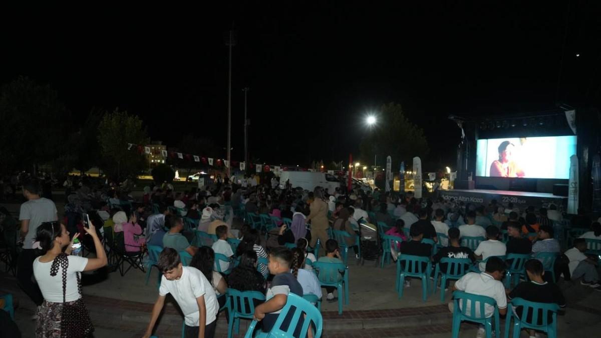 Adıyaman’da, açık hava sinemasına yoğun ilgi - Videolu Haber