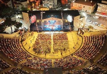 Çeşme Festivali'nde ilk gün coşkusu