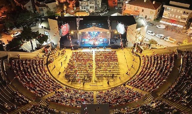 Çeşme Festivali'nde ilk gün coşkusu