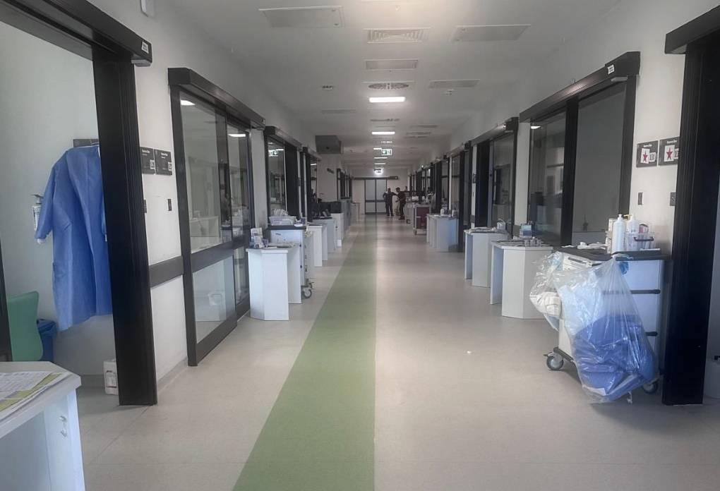 Bayraklı Şehir Hastanesi’nde Hala Hemşirelere Sandalye Yok! Bayraklı Şehir Hastanesi’nde Hala Hemşirelere Sandalye Yok!