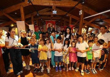 Efes Selçuk'un çocuklarından barış çizgileri