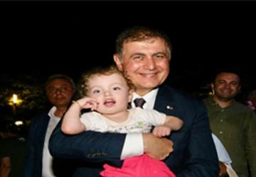 Başkan Tugay, Alaybey Mahalle Şenliği'ne katıldı