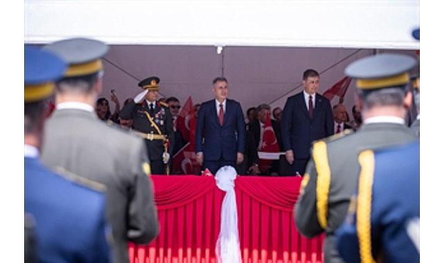 İzmirliler 30 Ağustos Zaferi'nin 103'üncü yıl dönümünü coşkuyla kutladı