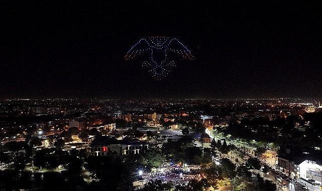Konya Büyükşehir 30 Ağustos Zafer Bayramı'na Özel 250 Dron ile Işık Gösterisi Gerçekleştirdi