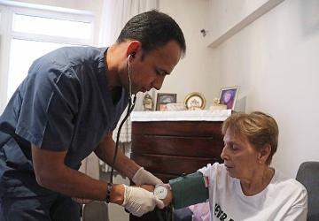 Çankaya Belediyesi'nin Evde Bakım Hizmetleri Sürüyor