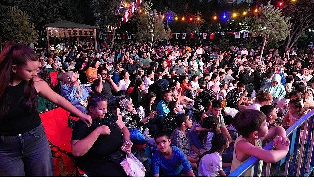 Keçiören'de Açık Hava Sinemalarına Yoğun İlgi